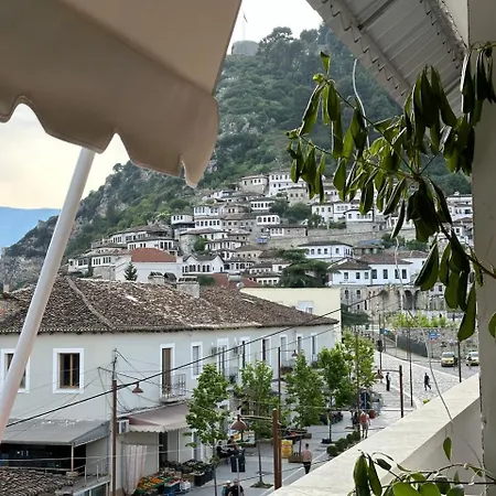 Magda 2 In Centre Apartment *