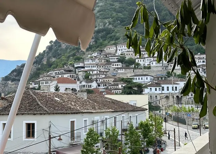 Magda 2 In Centre Apartment *